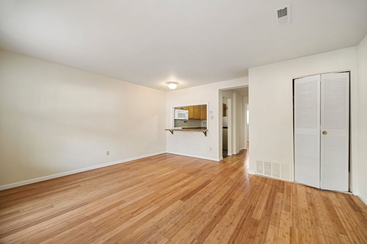480 Burgoyne Rd #4 - Photo 3 of 11
