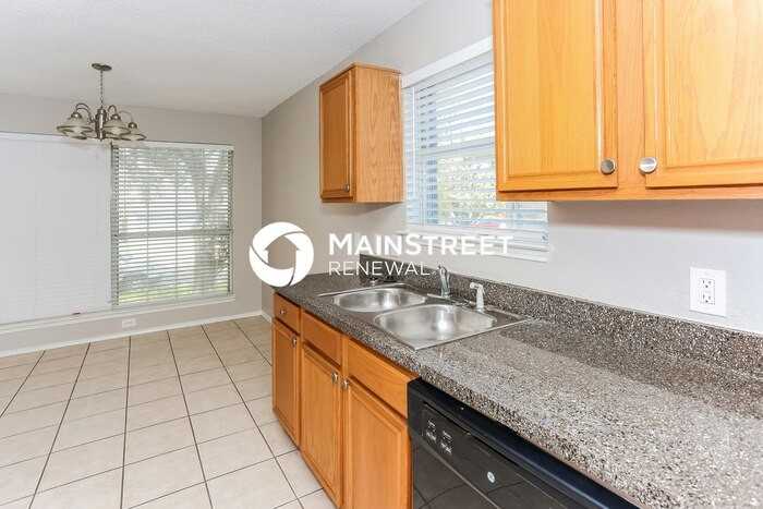 5725 Northfield Dr - Photo 6 of 16