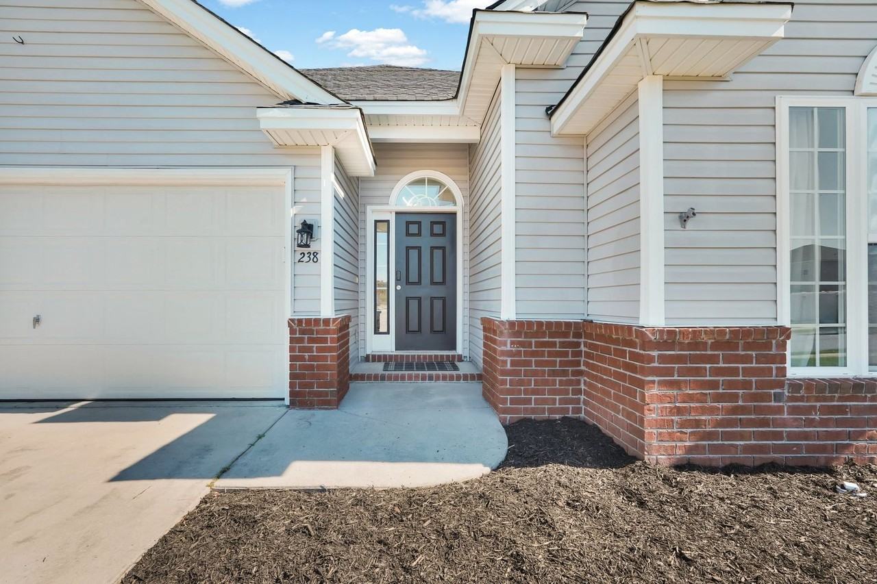 238 Scarlett Ln - Photo 2 of 40