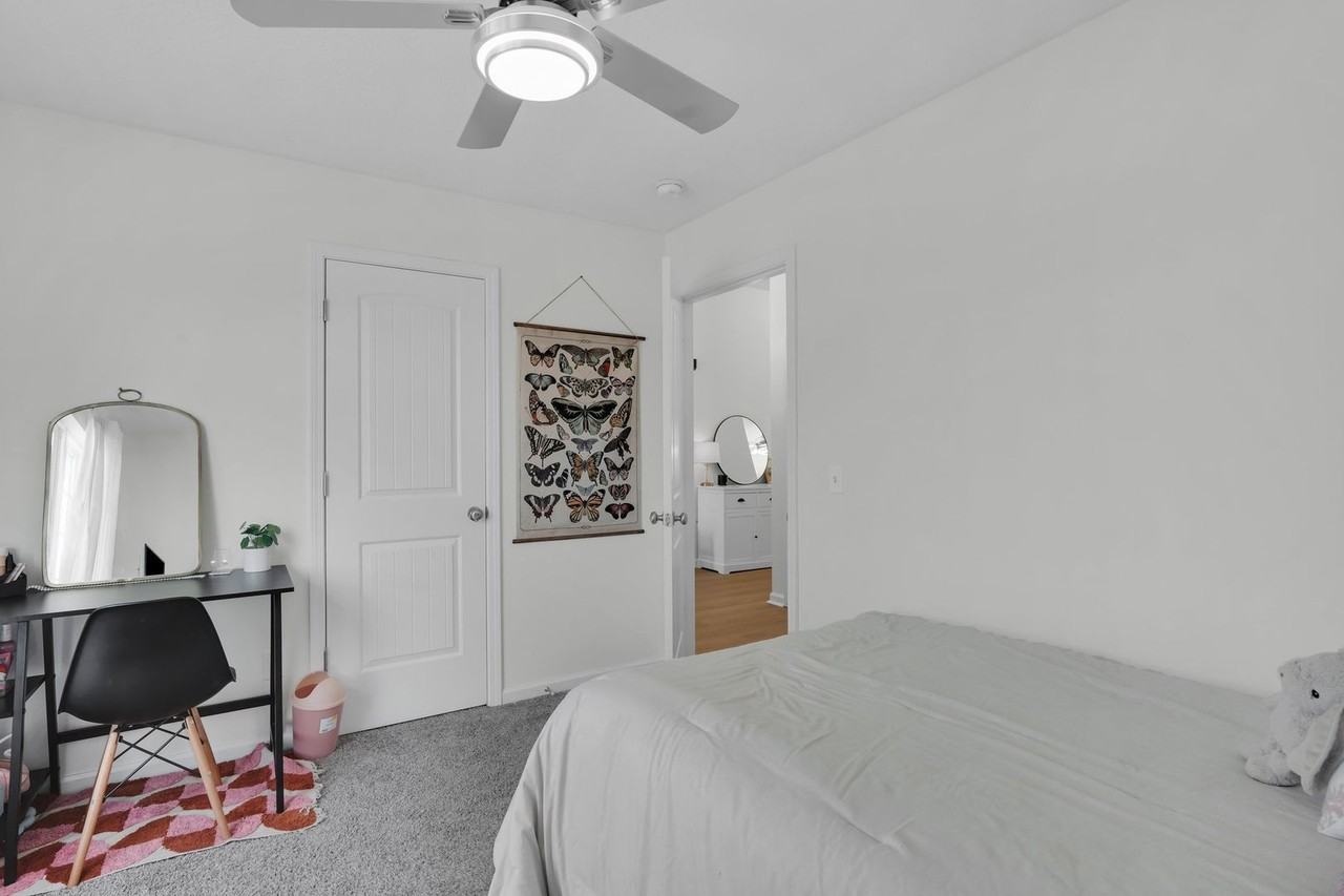 238 Scarlett Ln - Photo 7 of 40