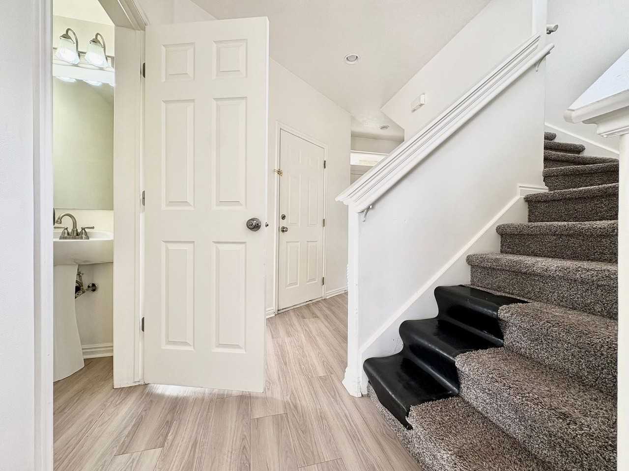1553 W Vivante Way - Photo 4 of 21