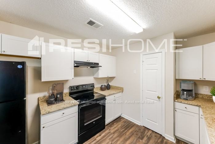 1324 Royalty Dr - Photo 3 of 20