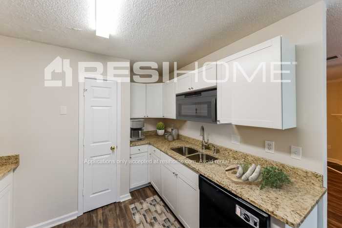1324 Royalty Dr - Photo 4 of 20