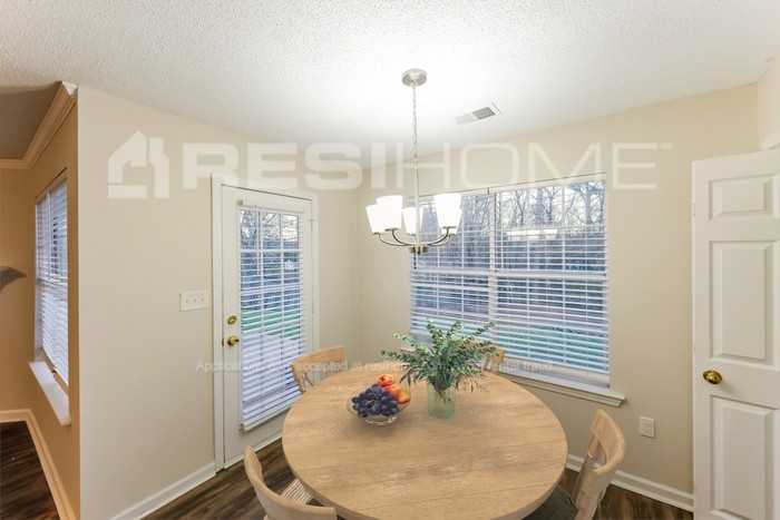 1324 Royalty Dr - Photo 5 of 20