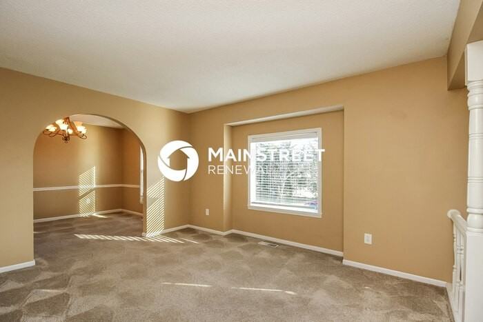 14412 Wilshire Cir - Photo 5 of 18