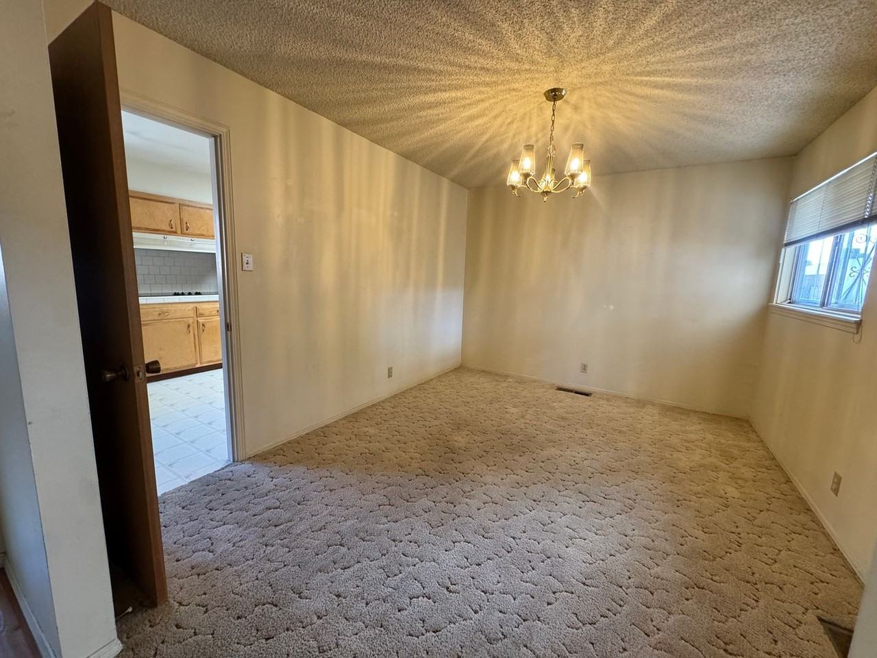 1705 California St Ne - Photo 4 of 19