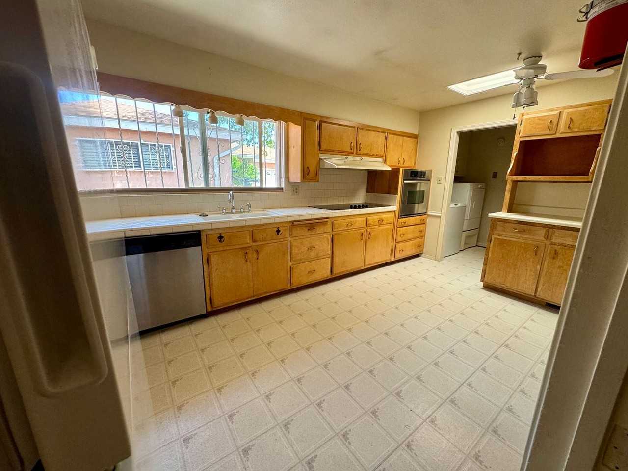 1705 California St Ne - Photo 7 of 19