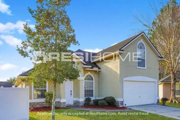 7435 Hawks Cliff Ct - Photo 2 of 19