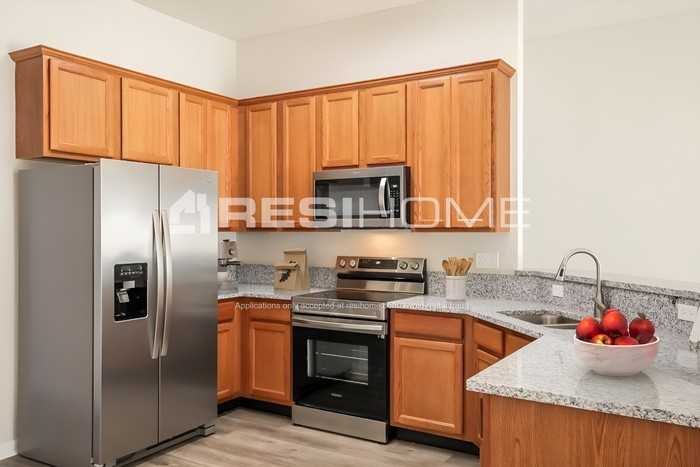7435 Hawks Cliff Ct - Photo 3 of 19