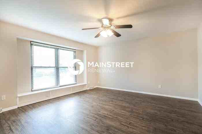 1604 N Glen Ellyn St - Photo 4 of 14
