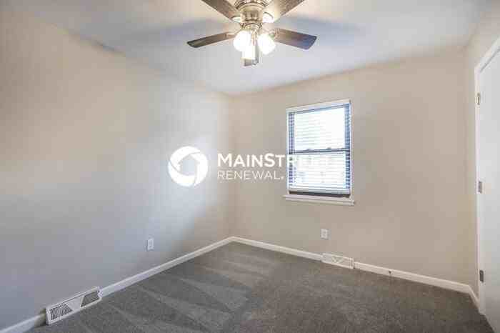 1604 N Glen Ellyn St - Photo 7 of 14