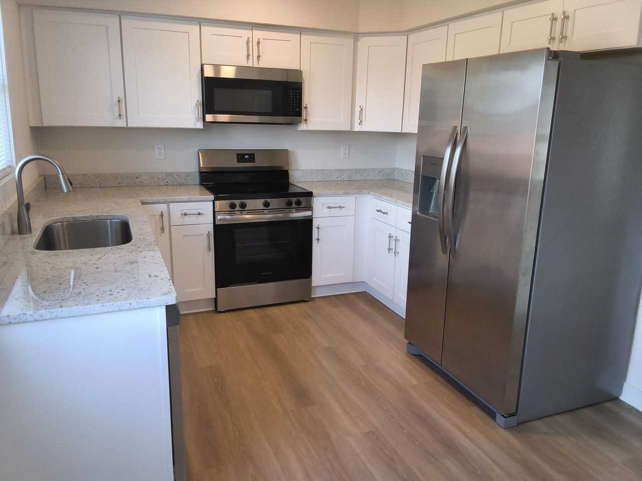 111 Dinwiddie Ave - Photo 3 of 11