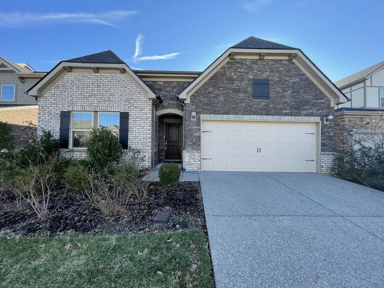 1008 Fenner Ln - Photo 3 of 21