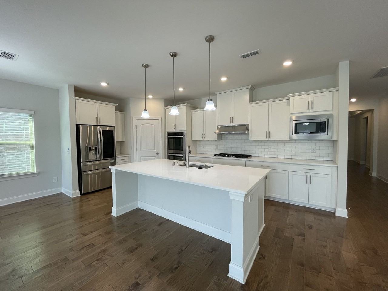 1008 Fenner Ln - Photo 5 of 21