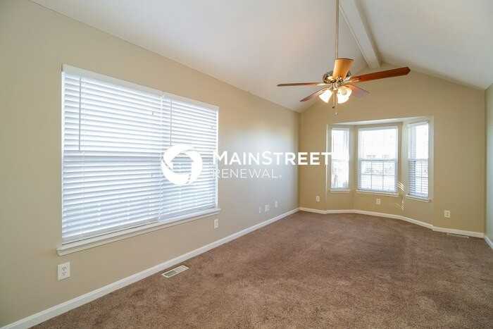 7913 Kenhurst Dr - Photo 4 of 15