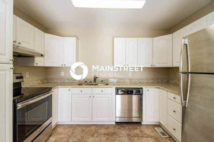 7913 Kenhurst Dr - Photo 7 of 15