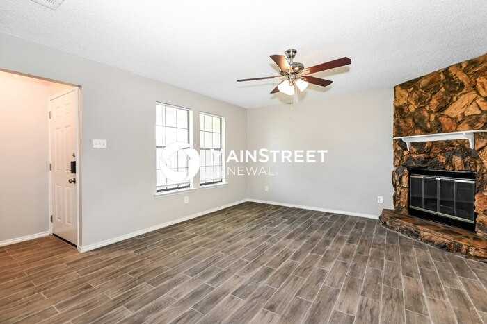 1028 Eastridge Cir - Photo 3 of 16