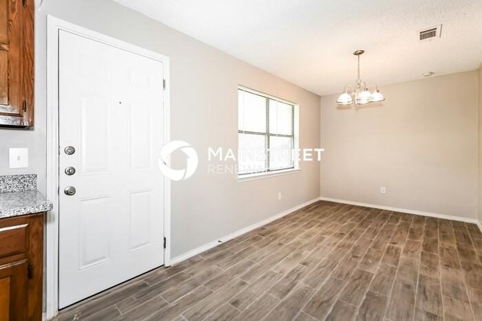 1028 Eastridge Cir - Photo 5 of 16