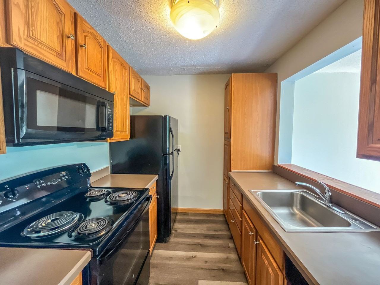 175 Mill Pond Rd #102 - Photo 5 of 14