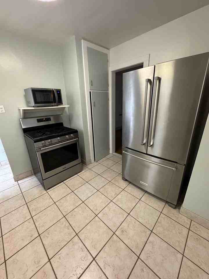 3921 W Ridge Rd - Photo 2 of 43