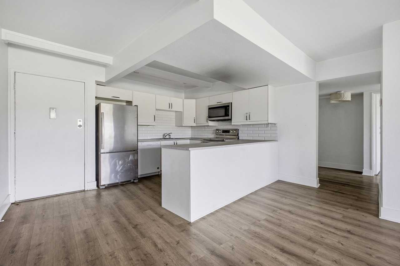 1701 Clinton St #209 - Photo 5 of 12