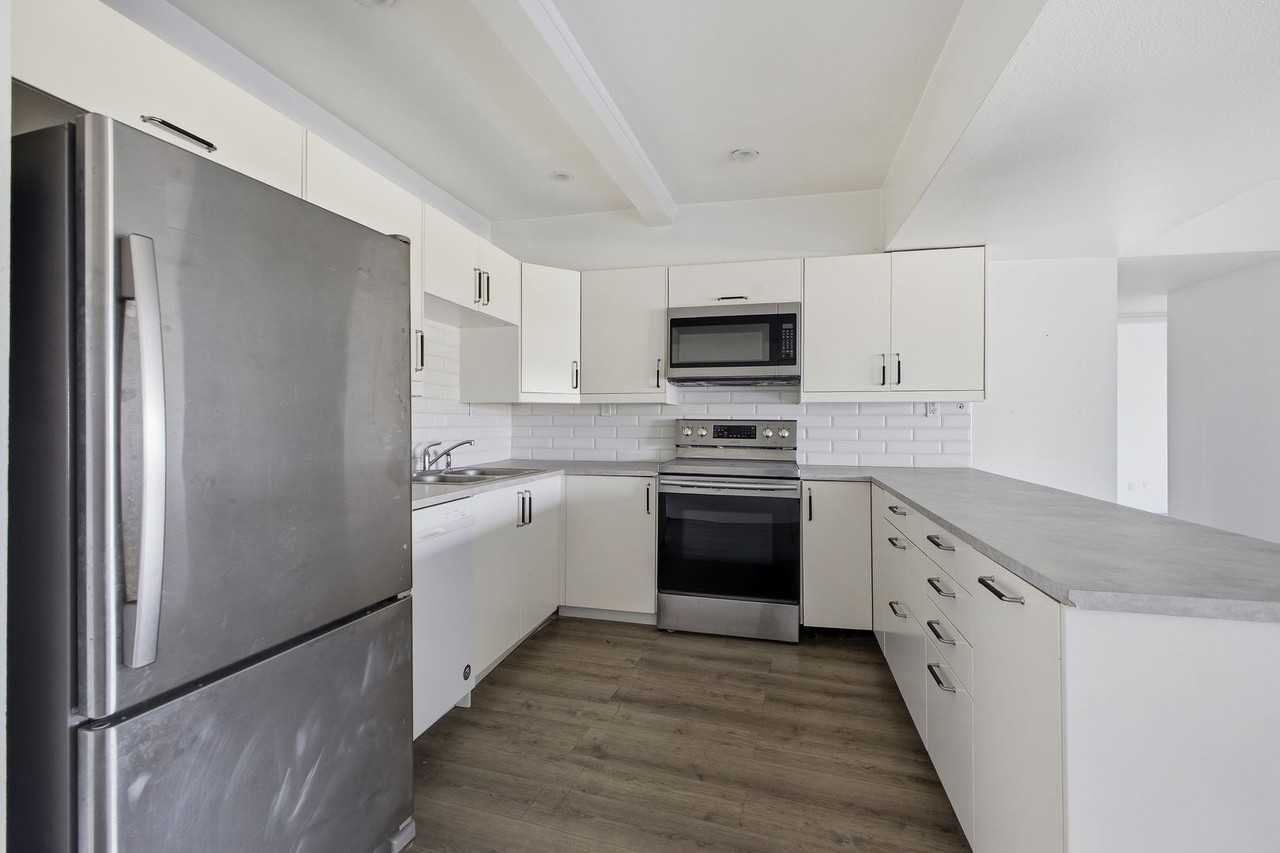 1701 Clinton St #209 - Photo 6 of 12