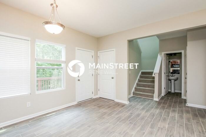 150 Daisy Ave - Photo 4 of 18