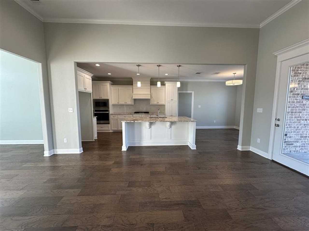 11948 Gillian Ct - Photo 5 of 38