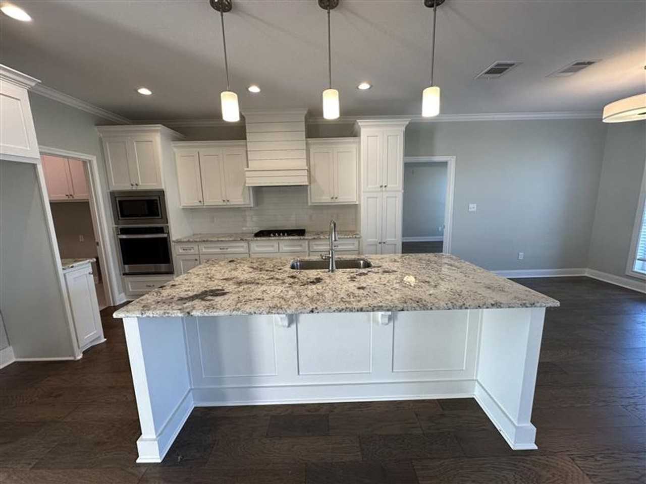 11948 Gillian Ct - Photo 6 of 38