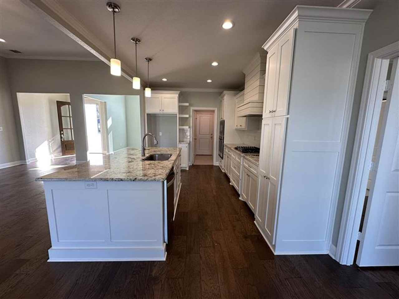 11948 Gillian Ct - Photo 7 of 38