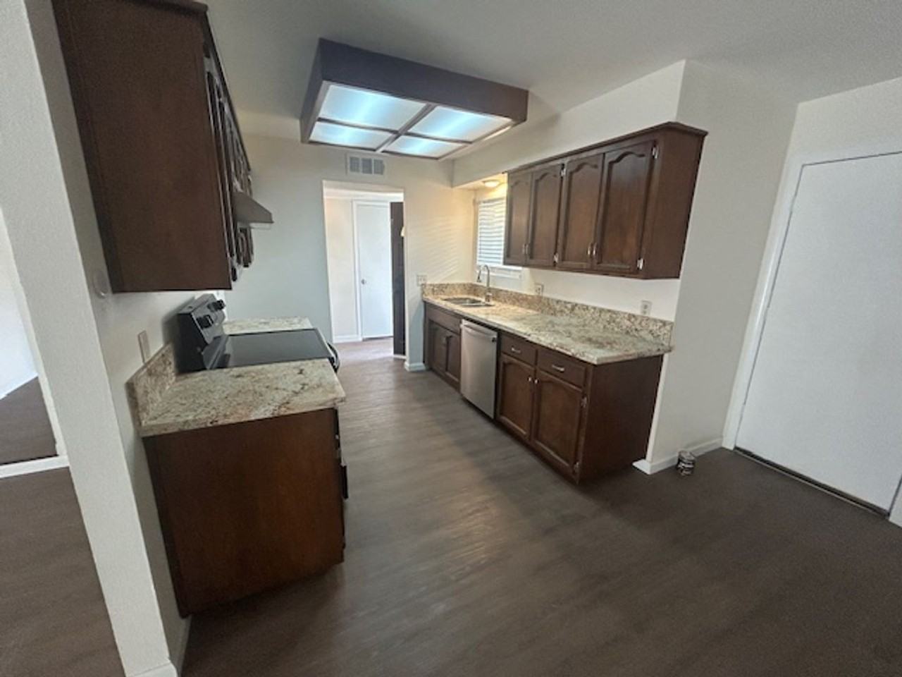 201 N Bollinger St - Photo 3 of 16