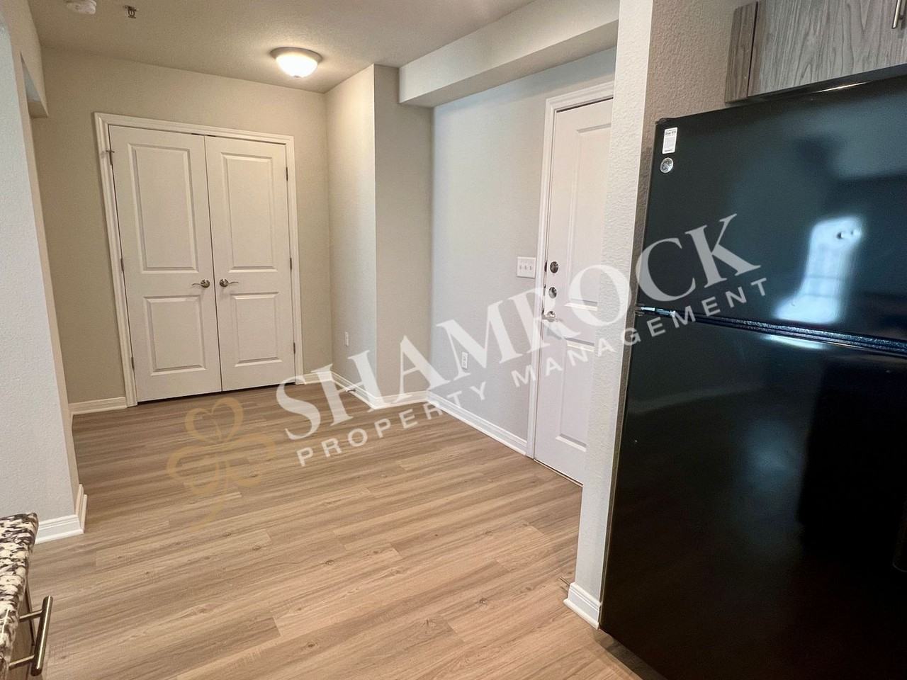 1307 Austin Ave #408 - Photo 4 of 17