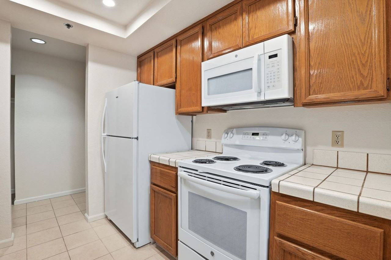 496 W Charleston Rd #103 - Photo 4 of 31