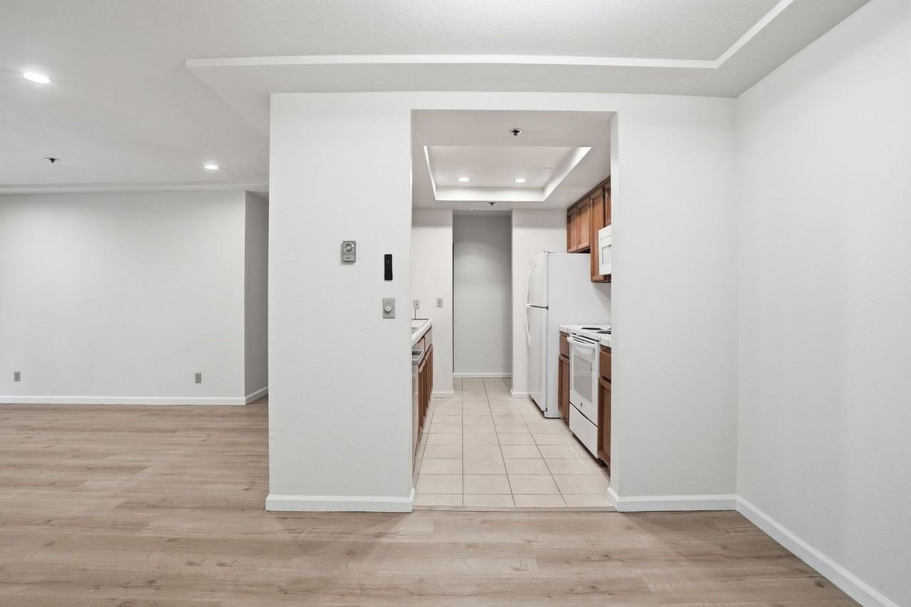 496 W Charleston Rd #103 - Photo 7 of 31
