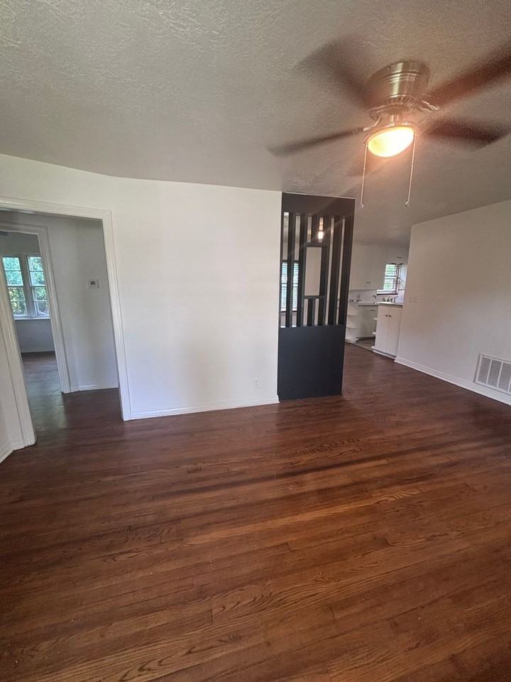 202 E Vida Way - Photo 2 of 8