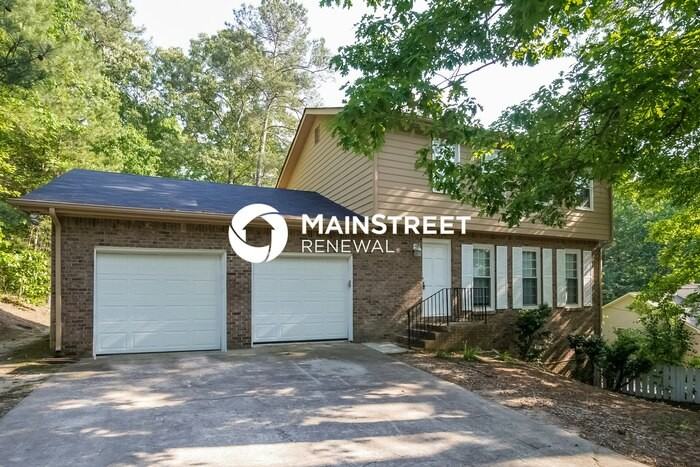 320 Oak St - Photo 2 of 15
