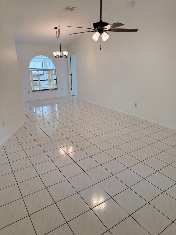 10114 Clairmel Ct - Photo 3 of 19