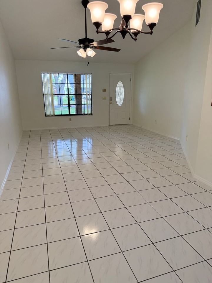 10114 Clairmel Ct - Photo 4 of 19
