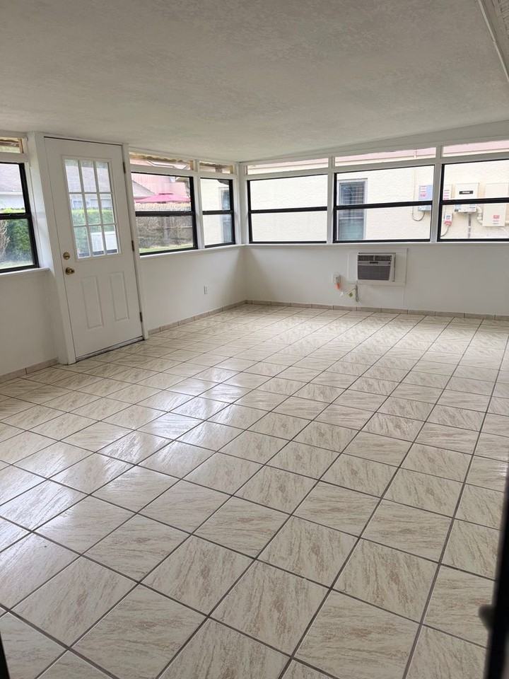 10114 Clairmel Ct - Photo 6 of 19