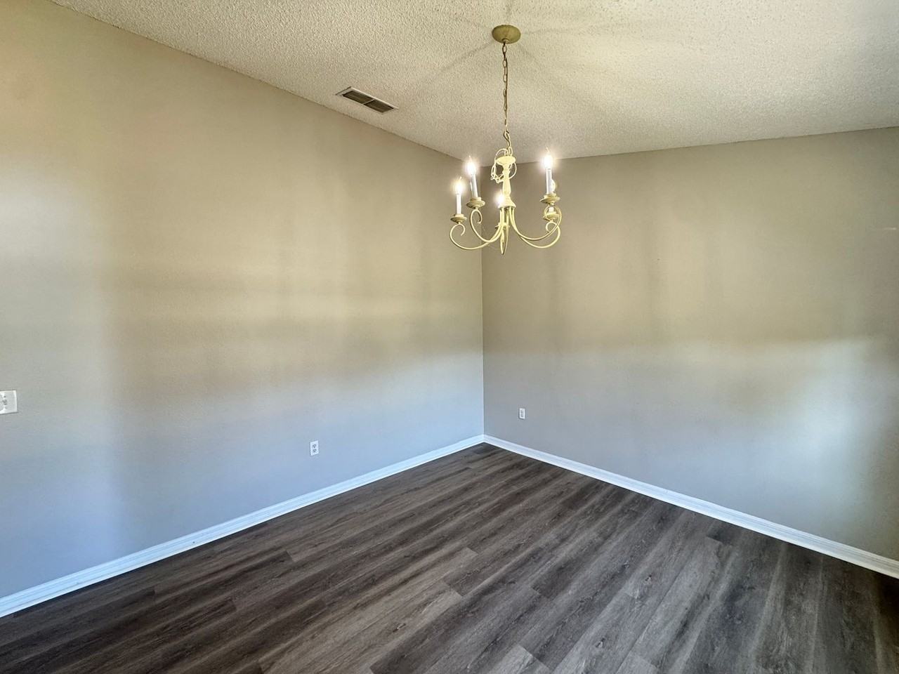 639 Bittern Ct - Photo 6 of 50