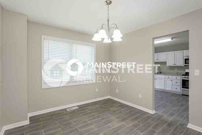 214 S Red Oak Way - Photo 6 of 17