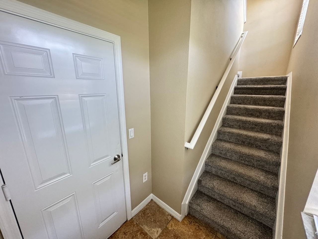 2898 Oakwater Dr - Photo 3 of 37
