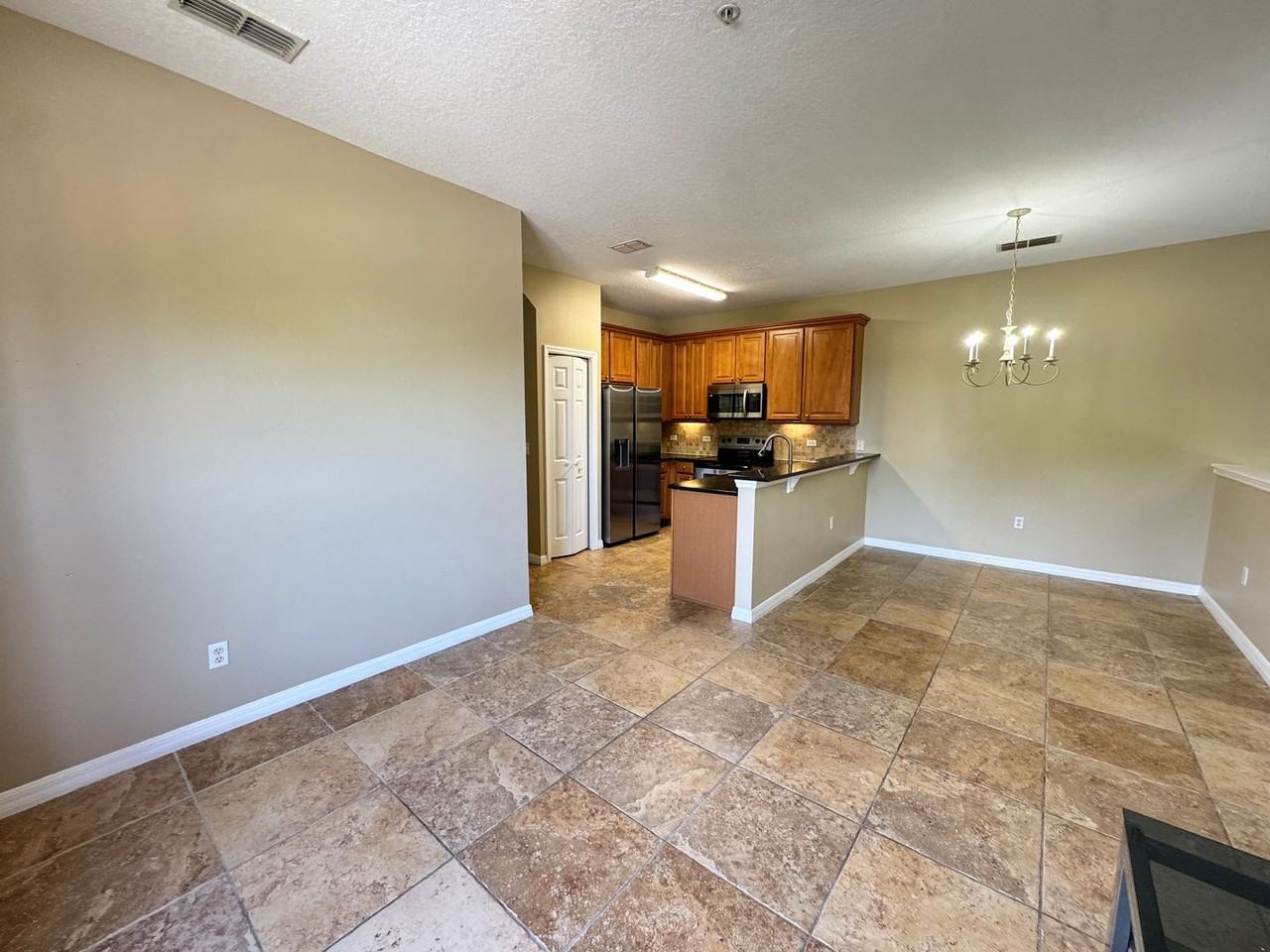 2898 Oakwater Dr - Photo 6 of 37
