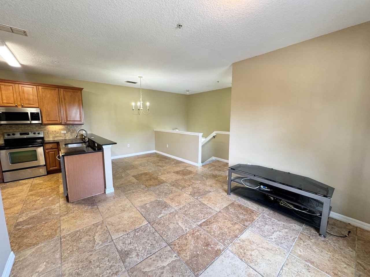 2898 Oakwater Dr - Photo 7 of 37