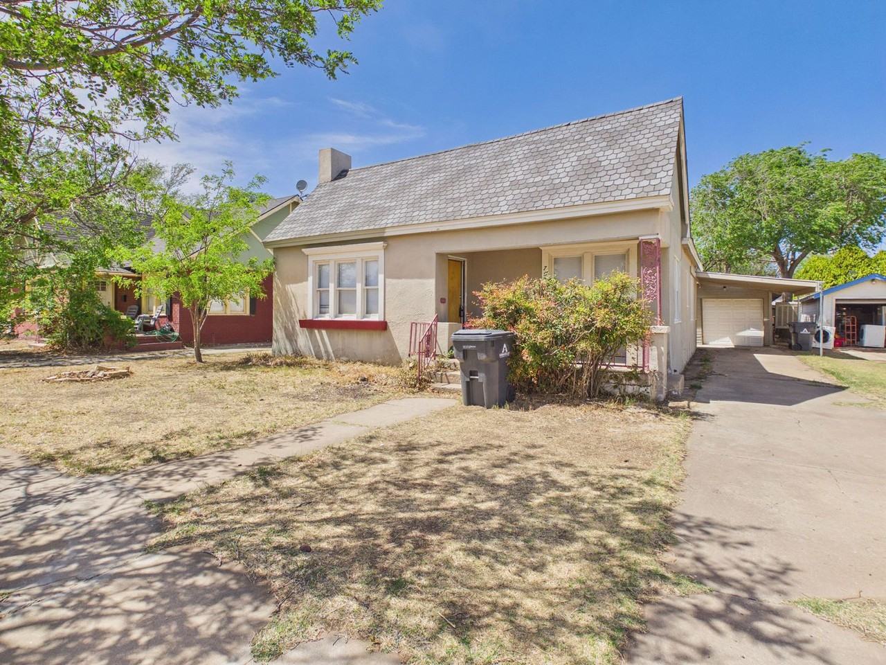 701 Sunset Ter - Photo 2 of 29