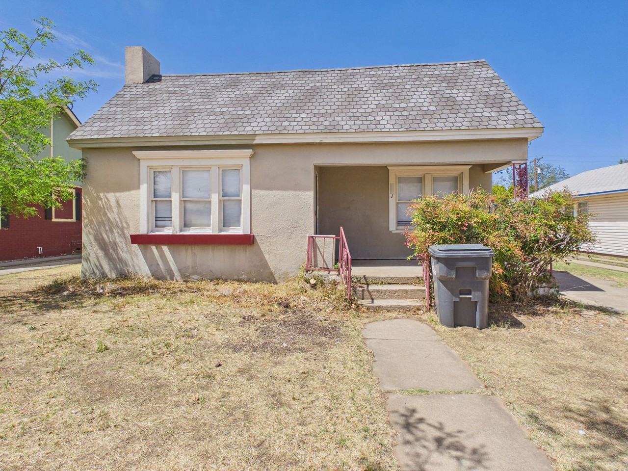 701 Sunset Ter - Photo 3 of 29