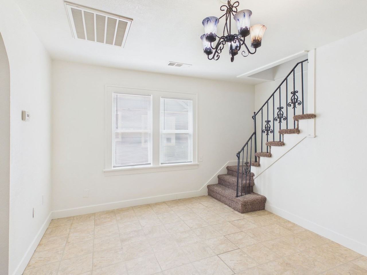 701 Sunset Ter - Photo 7 of 29