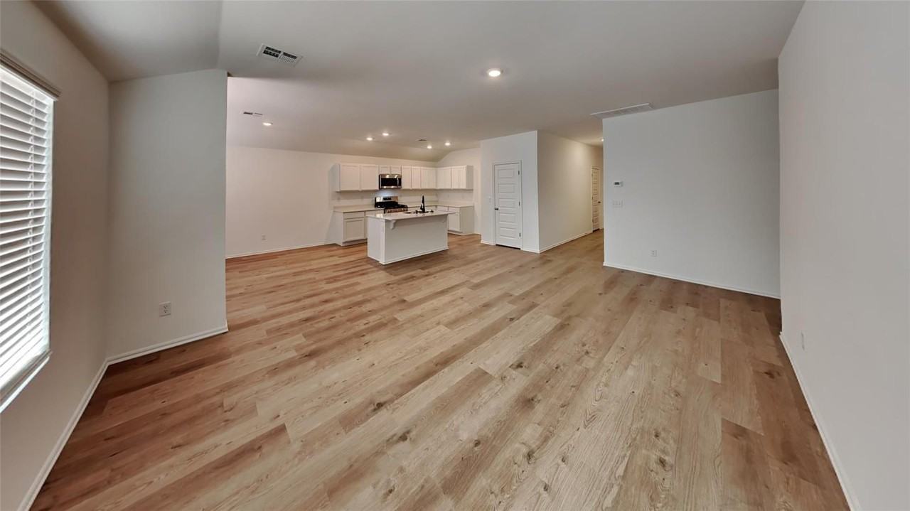 313 Sw 9th St - Photo 5 of 21