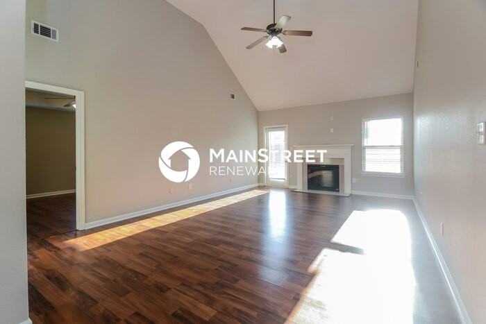 3626 Wind Ridge Ln - Photo 4 of 16