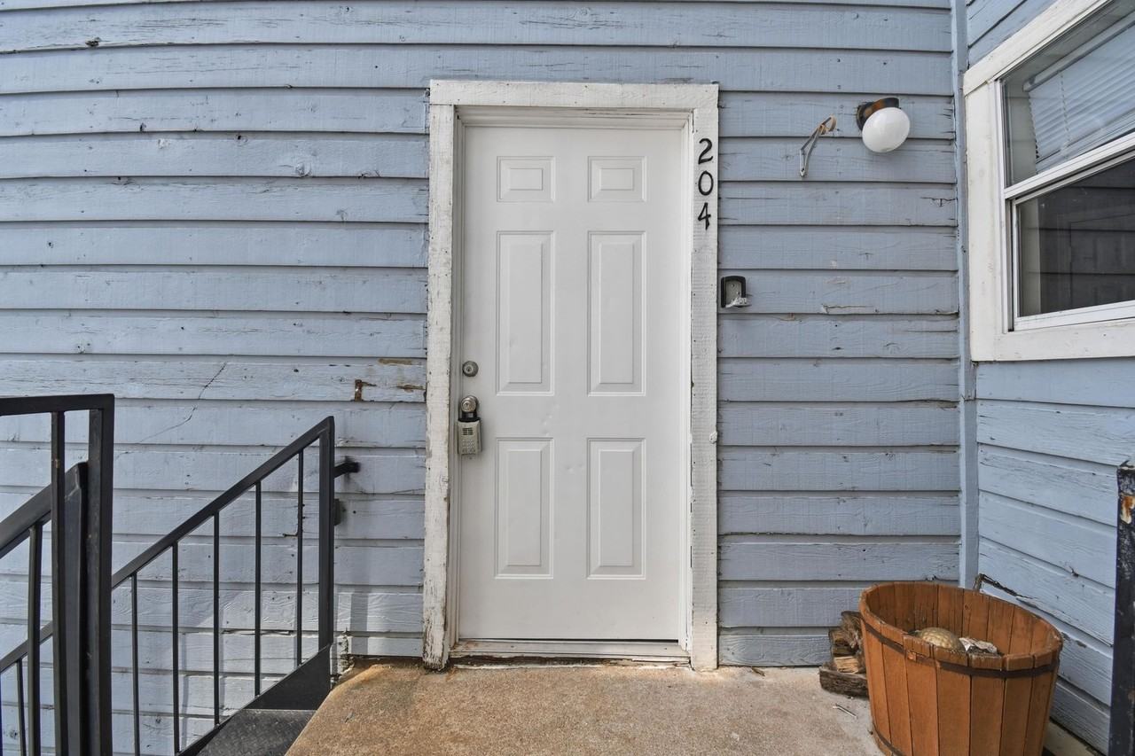 1802 E 66th Pl #F204 - Photo 4 of 21